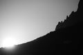 Sonnenuntergang hinter einer Berg Silhouette